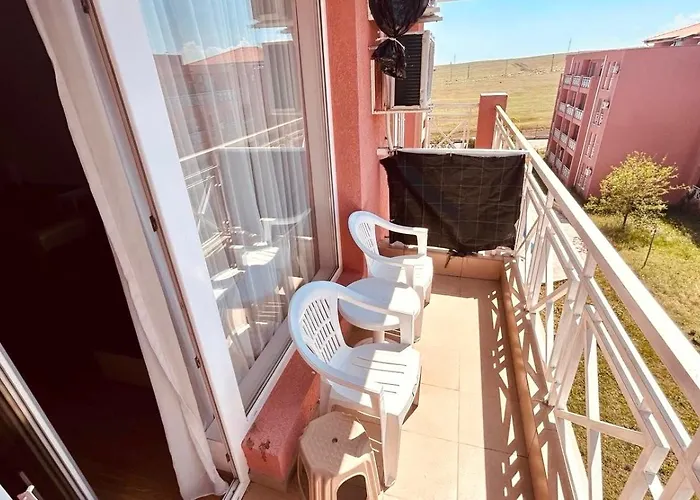 Sunny Day 6, 35 Apartment Slantschew brjag