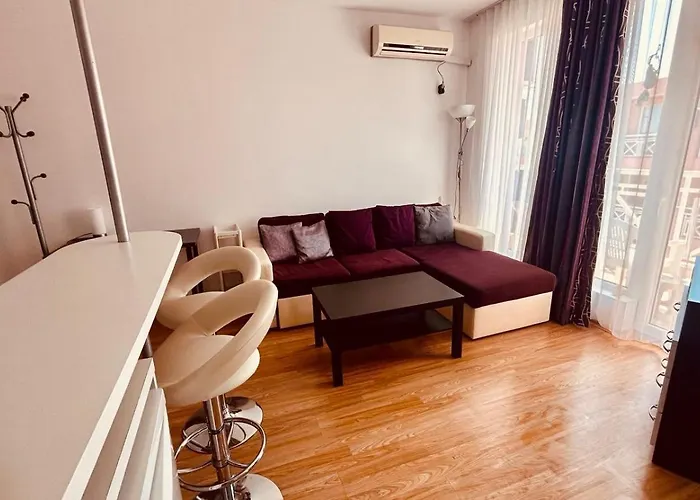 Sunny Day 6, 35 Apartment *